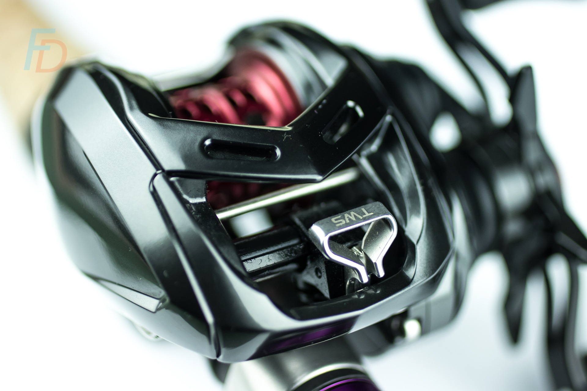 Daiwa Alphas Air 2020 TW Baitcasting Reel Black